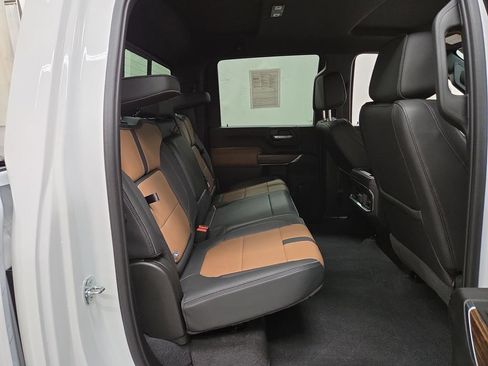 Used 2022 Chevrolet Silverado 2500 High Country AWD/4WD image 9