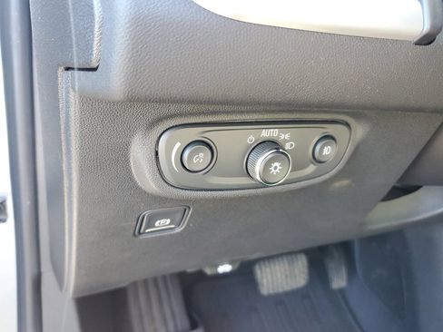 Used 2024 GMC Terrain SLT w/ LPO, Floor Liner Package AWD/4WD image 19