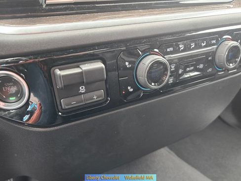Used 2025 Chevrolet Silverado 1500 LT AWD/4WD image 17