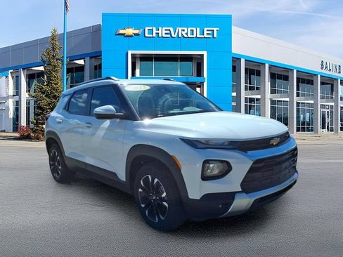 Used 2023 Chevrolet TrailBlazer LT w/ Convenience Package AWD/4WD image 1