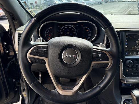 Used 2017 Jeep Grand Cherokee Overland image 18