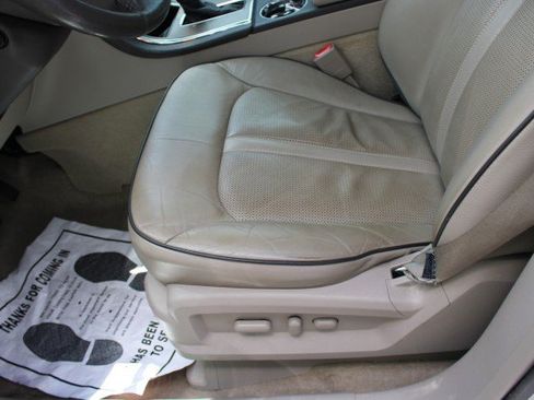Used 2015 Lincoln MKX FWD w/ Equipment Group 102A image 18