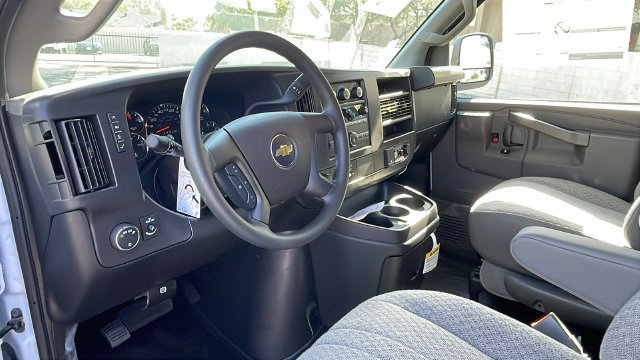 New 2026 Chevrolet Express 2500 Extended w/ Communications Package RWD image 14