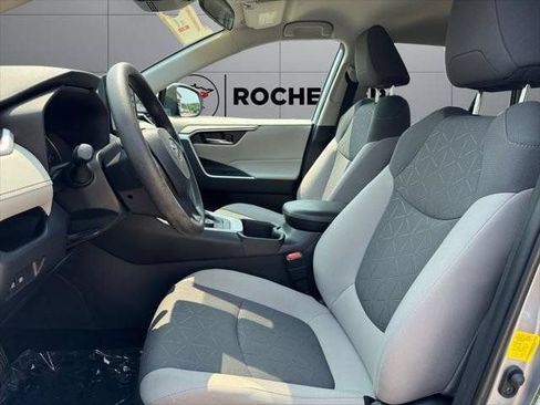 Certified 2022 Toyota RAV4 XLE w/ Carpet Mat Package (TMS) AWD/4WD image 40