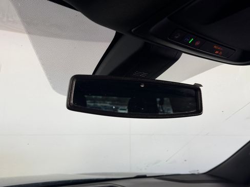 Used 2022 Chevrolet Suburban Premier AWD/4WD image 16