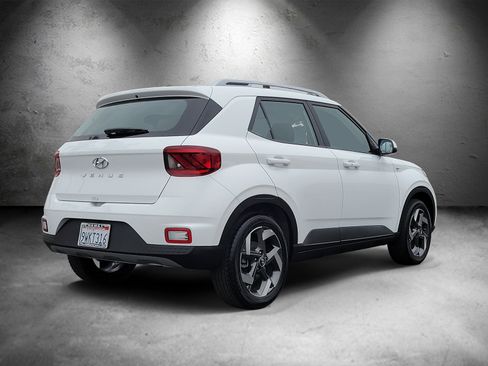 Certified 2026 Hyundai Venue SEL FWD image 3