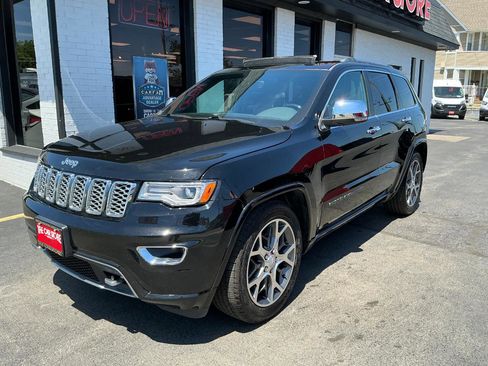 Used 2019 Jeep Grand Cherokee Overland AWD/4WD image 2