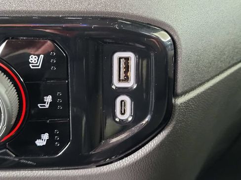 Used 2026 Chevrolet Silverado 1500 ZR2 AWD/4WD image 13