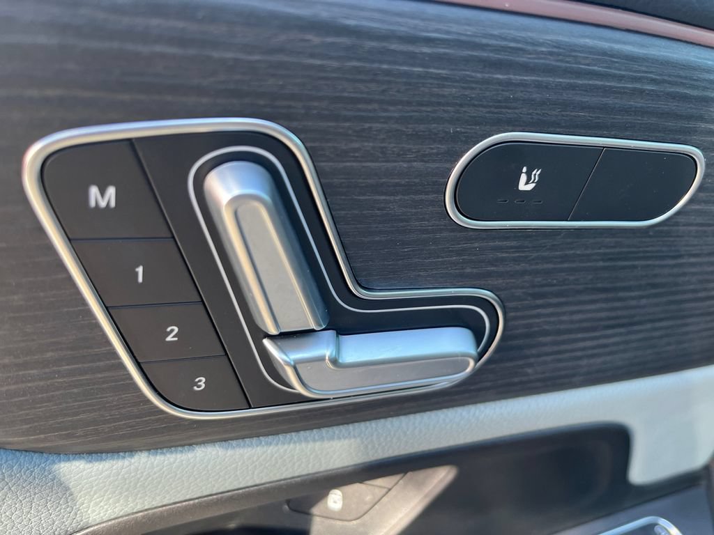 Used 2026 Mercedes-Benz GLB 250 4MATIC image 21