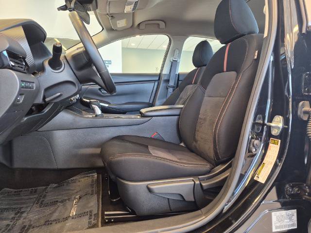 Certified 2025 Nissan Sentra SR FWD image 14