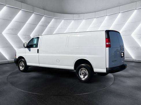 Certified 2023 GMC Savana 2500 Extended w/ Driver Convenience Package RWD image 3