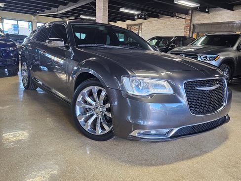 Used 2016 Chrysler 300 C image 1