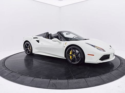 Used 2019 Ferrari 488 Spider RWD image 27