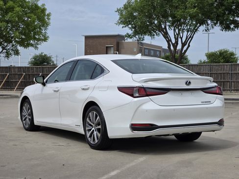 Used 2021 Lexus ES 300h w/ Premium Package FWD image 3