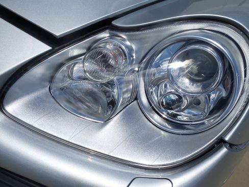 Used 2004 Porsche Cayenne Turbo image 34