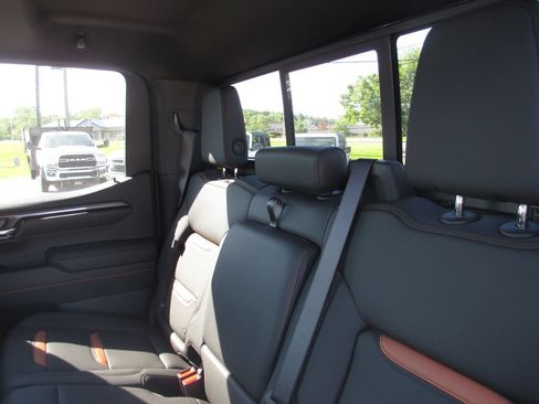 New 2026 GMC Sierra 1500 AT4 w/ AT4 Premium Package AWD/4WD image 16