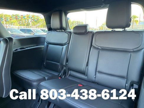 New 2025 Ford Expedition Platinum w/ Stealth Performance Package image 15