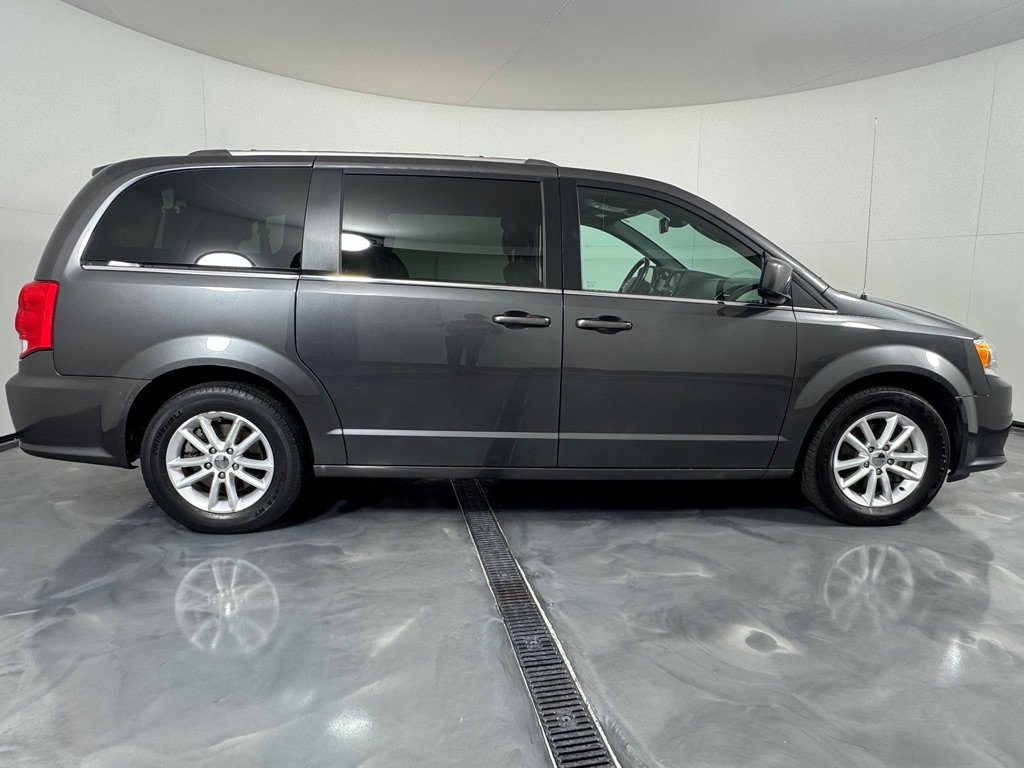 Used 2018 Dodge Grand Caravan SXT FWD image 4