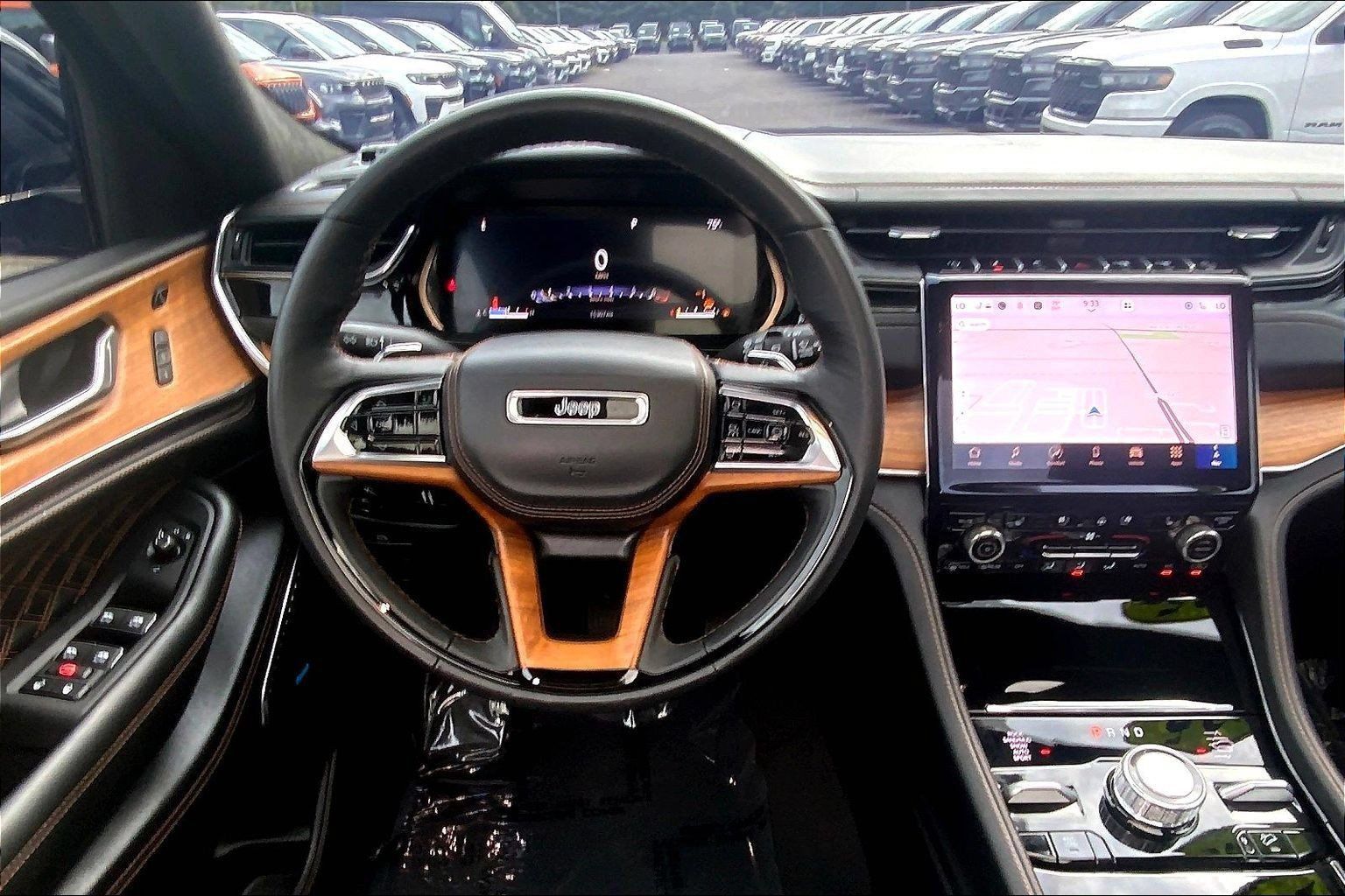 Certified 2025 Jeep Grand Cherokee L Summit AWD/4WD image 5