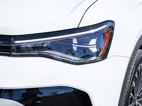 New 2025 Volkswagen Taos SE image 21