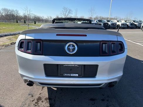 Used 2014 Ford Mustang Convertible image 10