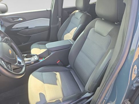 Used 2025 Chevrolet Trax LT w/ LT Convenience Package FWD image 21