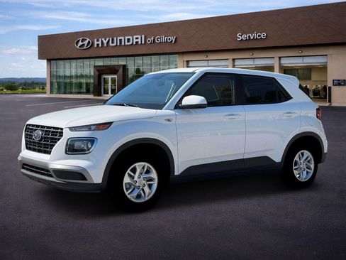 New 2026 Hyundai Venue SE FWD image 2