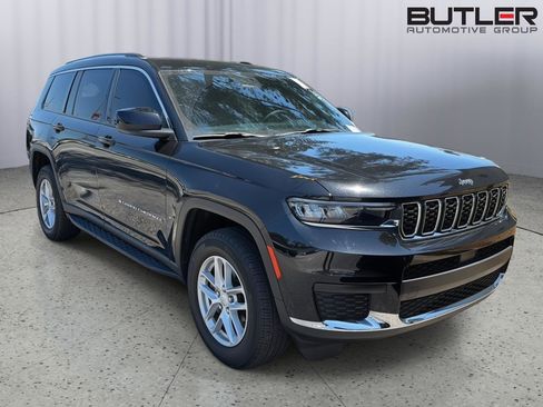 Used 2023 Jeep Grand Cherokee L Laredo w/ Luxury Tech Group I RWD image 2