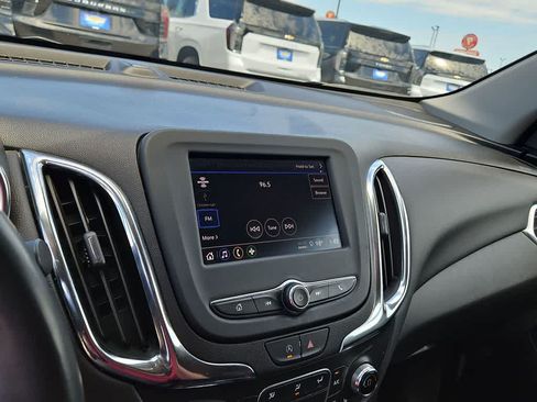Used 2024 Chevrolet Equinox LT FWD image 24