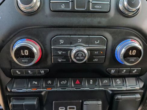 Used 2021 GMC Sierra 1500 AT4 w/ AT4 Premium Package AWD/4WD image 30