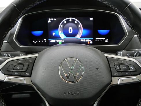 Used 2022 Volkswagen Tiguan SE AWD/4WD image 18