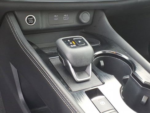 Used 2023 Nissan Rogue SL w/ SL Premium Package image 16