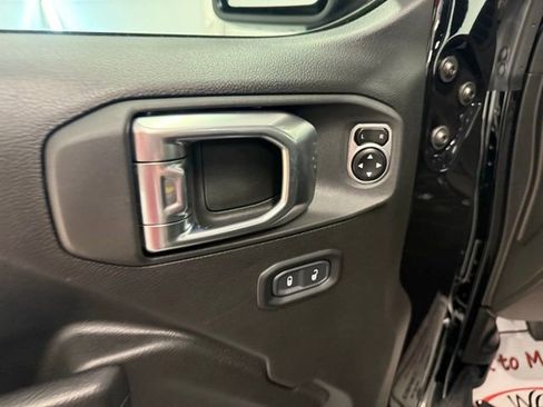 Used 2024 Jeep Gladiator Sport image 14