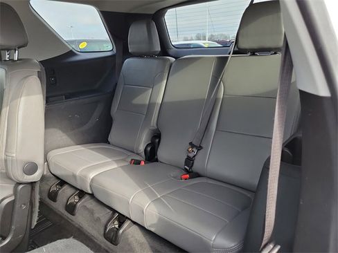 Used 2020 Chevrolet Traverse LT image 14