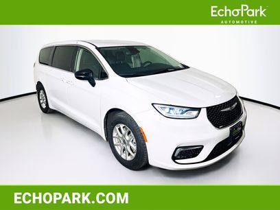 Used 2024 Chrysler Pacifica Touring-L