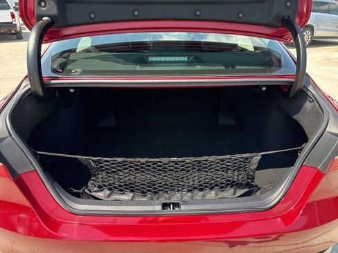 Used 2020 Toyota Camry XLE image 33