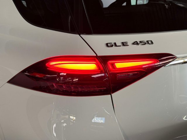 Certified 2025 Mercedes-Benz GLE 450 4MATIC image 9
