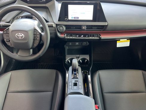 Used 2026 Toyota Prius Plug-In Hybrid FWD image 10