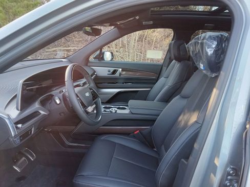 New 2026 Cadillac Vistiq Luxury image 11