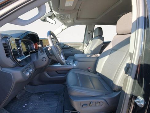 Used 2023 GMC Sierra 1500 SLT w/ SLT Premium Plus Package AWD/4WD image 12