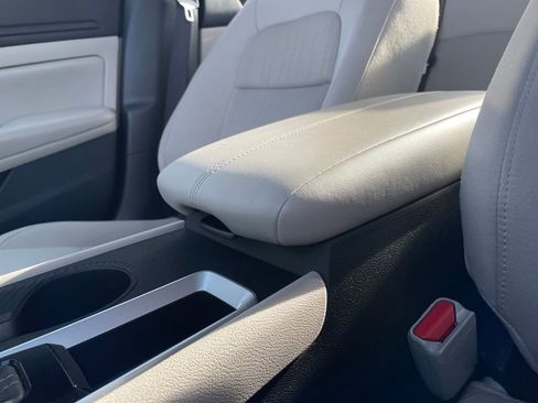 Used 2025 Nissan Altima 2.5 SV image 21