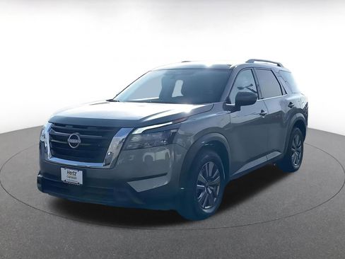 Used 2025 Nissan Pathfinder SV image 7