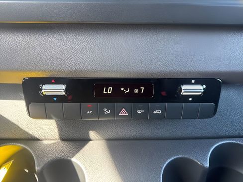 Used 2025 Mercedes-Benz Sprinter 2500 image 15