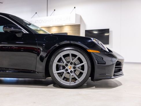 Used 2025 Porsche 911 Carrera RWD image 21