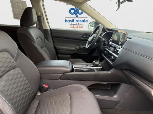 Used 2025 Nissan Pathfinder SV FWD image 15