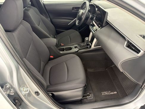 Used 2024 Toyota Corolla Cross LE FWD image 22