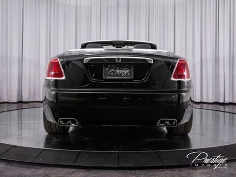 Used 2018 Rolls-Royce Dawn RWD image 18
