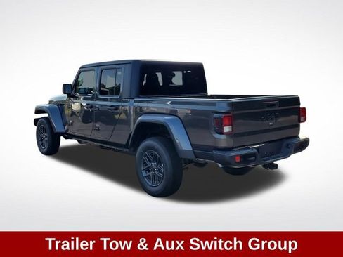 New 2025 Jeep Gladiator Sport image 3