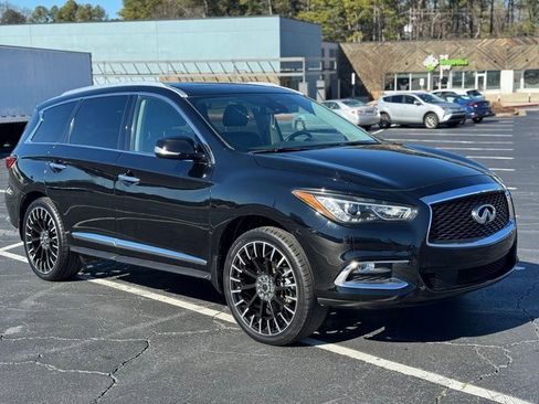 Used 2020 INFINITI QX60 Luxe w/ Essential Package image 3