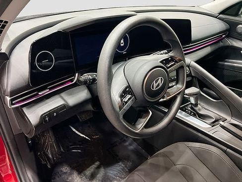 Used 2024 Hyundai Elantra SEL image 20